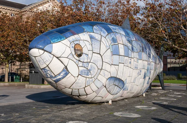 Statue Big Fish à Belfast, Irlande du Nord — Photo