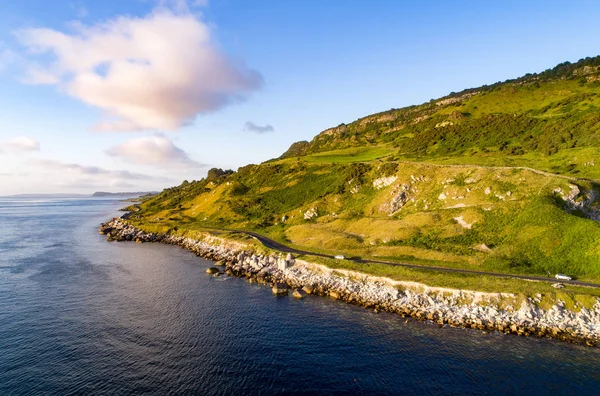 Antrim Coastal Road en Irlande du Nord, Royaume-Uni — Photo