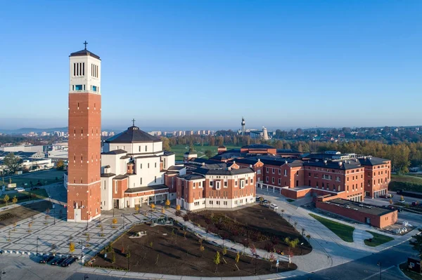 Sanktuarium Jana Pawła II w Łagiewnikach, Kraków, Polska. Widok z lotu ptaka. — Zdjęcie stockowe