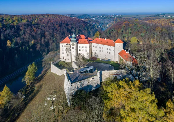 Zamek Pieskowa Skala w pobliżu Krakow, Polska — Zdjęcie stockowe