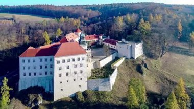 Polonya, Krakow yakınlarındaki Pieskowa Skala Kalesi