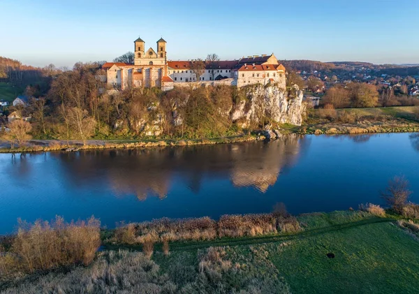 本笃会修道院和教堂在 Tyniec 附近克拉科夫, 波兰 a — 图库照片