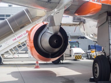Airbus a320 jet motorunun egzoz