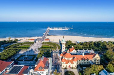 Sopot resort Spa, iskele, sahil ve eski deniz feneri ile Polonya,