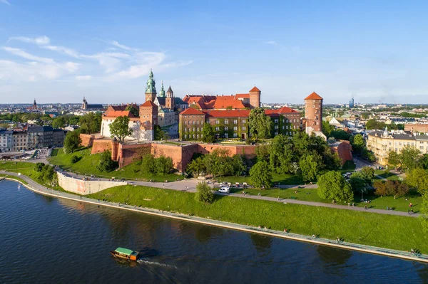 Wawel Cathedral and Castle, Cracóvia, Polónia. Panorama aéreo — Fotografia de Stock