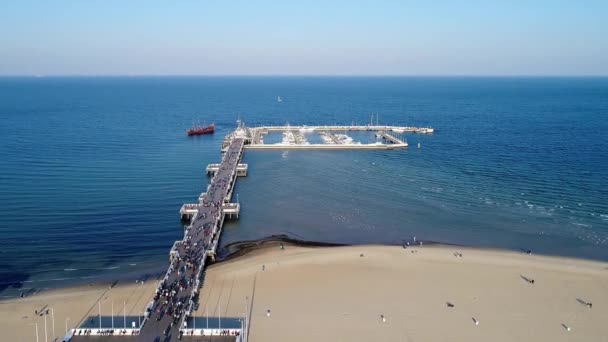 Sopot Resort Polonia Infraestructura Vacaciones Con Spa Antiguo Faro Muelle — Vídeos de Stock