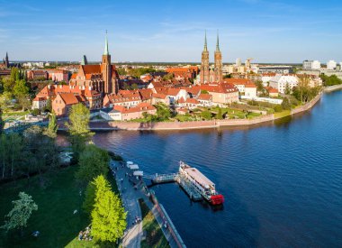 Wroclaw, Polonya. Ostrow Tumski Gotik Katedrali ve kilise ile.