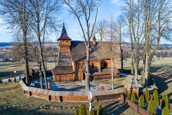 Средневековая деревянная церковь в Дебно, Польша — стоковое фото