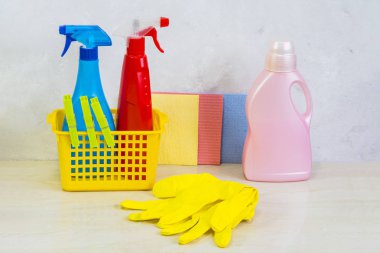 Araçları ve ürünleri evde ile bir temizleme kiti. 