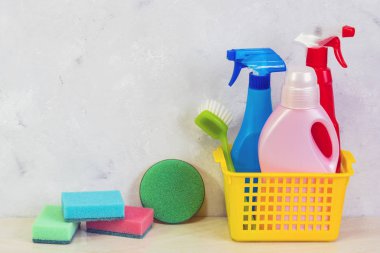 Araçları ve ürünleri evde ile bir temizleme kiti. 