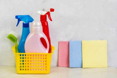 Araçları ve ürünleri evde ile bir temizleme kiti. 