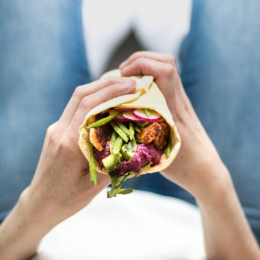 Pancar Humus Sargısı Halloumi ile 