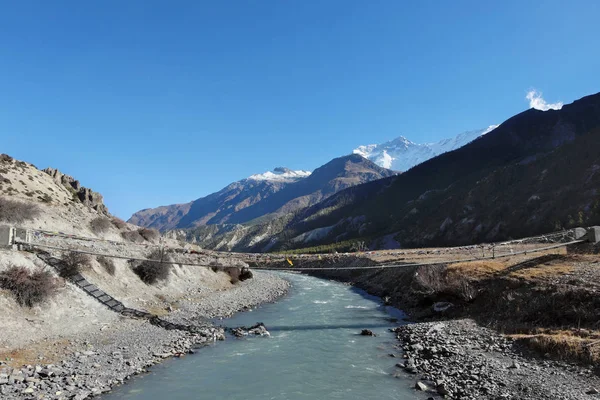 Asma köprü Nehri Nepal Himalayalar
