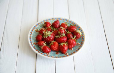 güzel ve lezzetli çilek