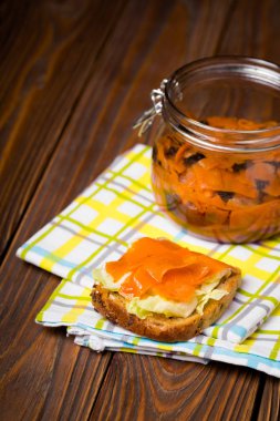 Vegan DIY sağlıklı ev yapımı somon