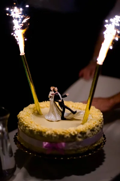 Смачний смачний весільний торт деталь — стокове фото