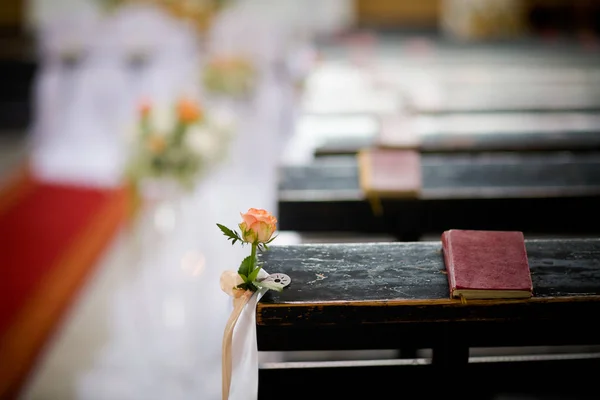 Beautiful church decorated for wedding ceremony — Stock Photo, Image