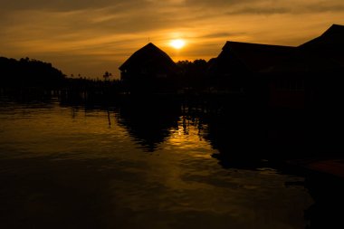 Koh Chang tropikal günbatımı