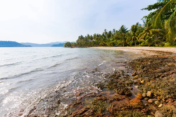 ภูมิทัศน์เขตร้อนของเกาะช้าง — ภาพถ่ายสต็อก