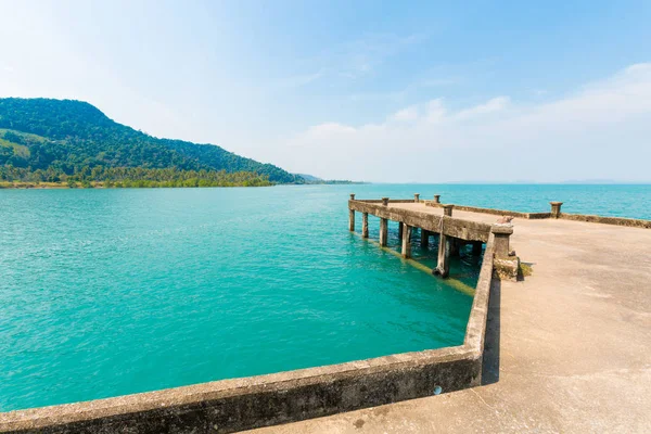 Muelle de hormigón de Koh Chang — Foto de Stock