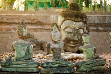 Wat Udong Buda heykelleri