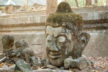 Wat Udong Buda heykelleri