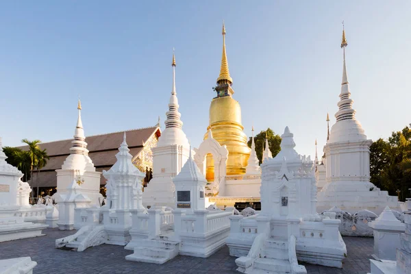 Wat Suandok tempio buddista bianco — Foto Stock