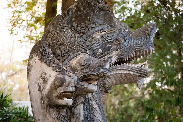 Esculturas demoníacas en Wat Udong — Foto de Stock