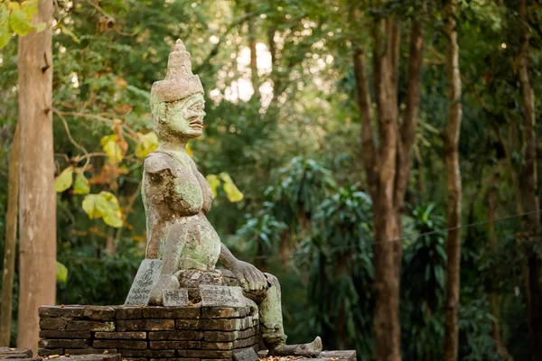 Esculturas demoníacas en Wat Udong — Foto de Stock