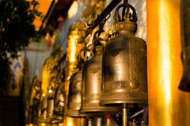 Çan altın Budist tapınağı