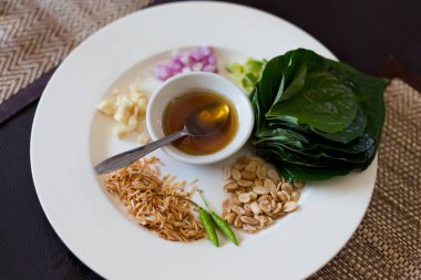 Geleneksel Tay Miang Kham snack