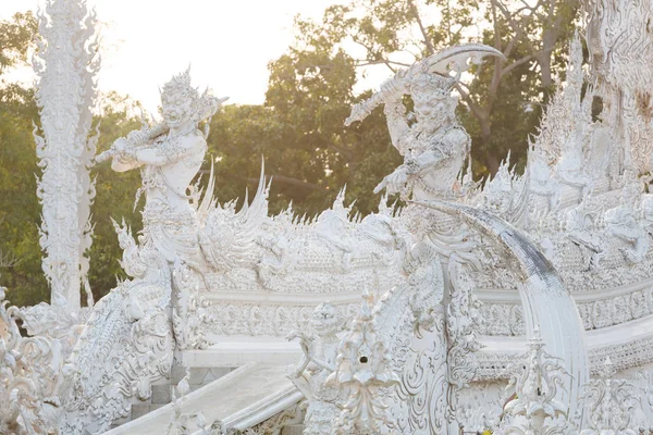 Wat templo blanco Wat Rong Khun —  Fotos de Stock