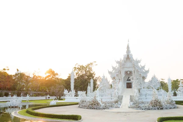 Wat tempio bianco Wat Rong Khun — Foto Stock