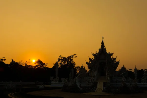 Wat biały świątyni Wat Rong Khun — Zdjęcie stockowe