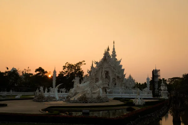 Wat biały świątyni Wat Rong Khun — Zdjęcie stockowe