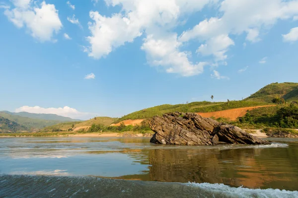 Paisaje durante el crucero Mekong Laos —  Fotos de Stock