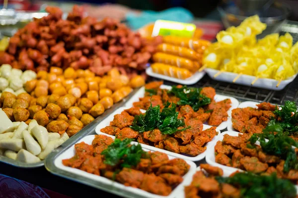 Выбор тайской уличной еды — стоковое фото