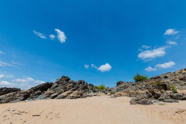 Li Phi şelale çevresi