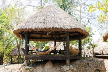 Turist Laos'ta rahatlatıcı