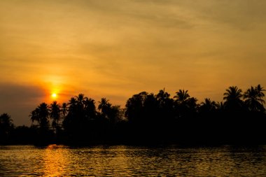 Sunset bulvarında Don Khone Laos