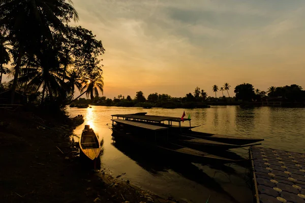 Solnedgång på Don Khone Laos — Stockfoto