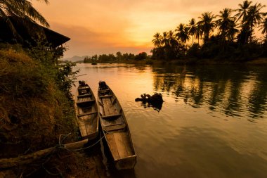 Sunset bulvarında Don Khone Laos