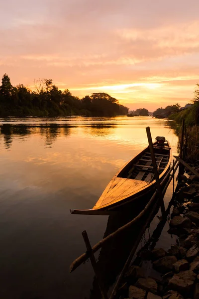 Nascer do sol dourado em Don Det — Fotografia de Stock