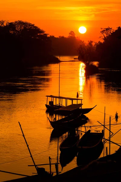 Golden sunrise on Don Det — Stock Photo, Image