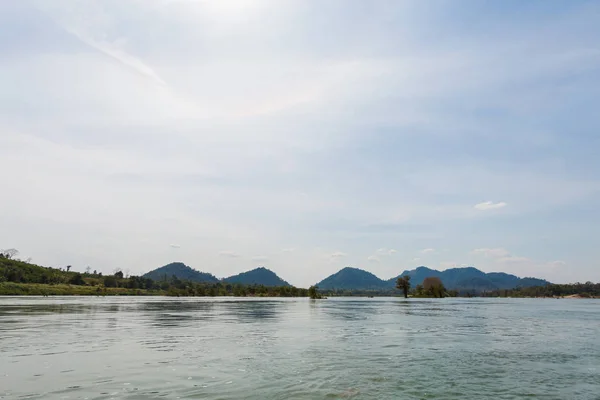 Khongyai strand irawaddy delfinek utazás — Stock Fotó