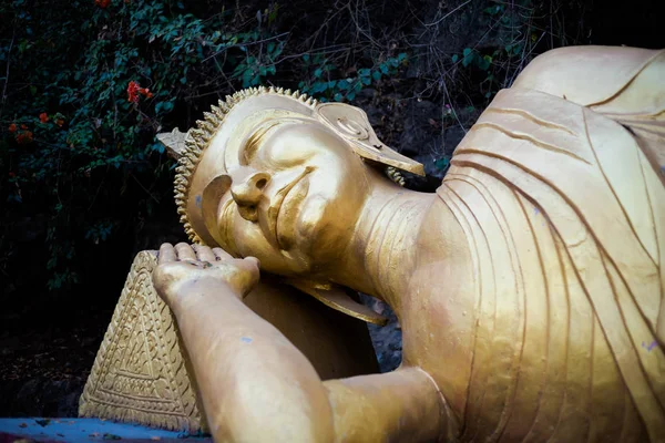 Buddhistiska Mount Phou Si temple — Stockfoto