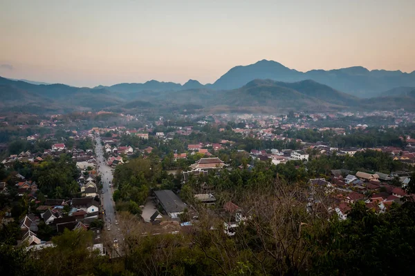 Buddhist Mount Phou Si temple — Stock Photo, Image