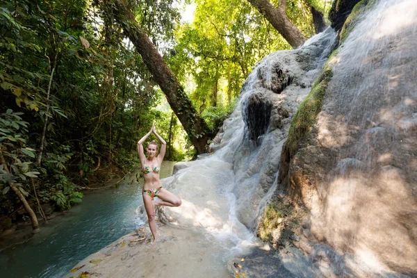 Yoga a Chiang Mai in Thailandia — Foto Stock