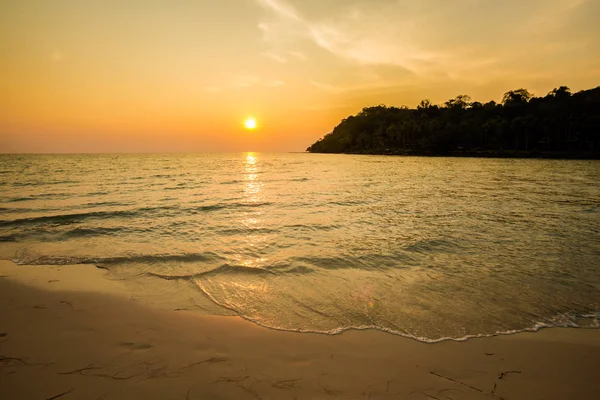 Tropical sunset on Koh Kood — Stock Photo, Image