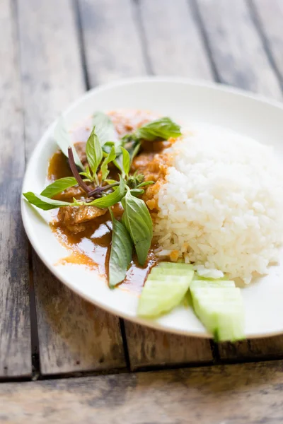 Varkensvlees met Thaise rode curry — Stockfoto